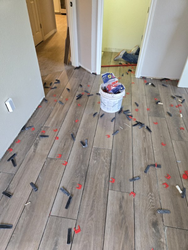 Hallway plank tile, leveling clips set